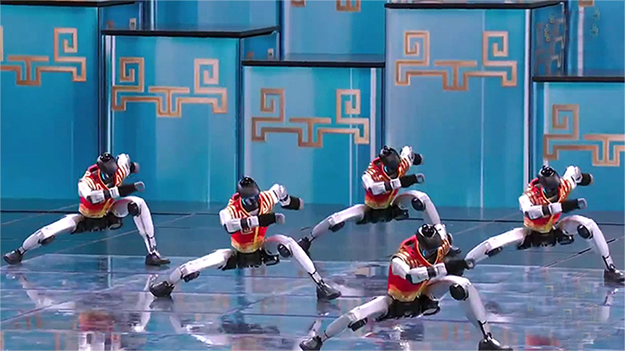 韩国人讨论中国春晚上《武bot》机器人武术表演