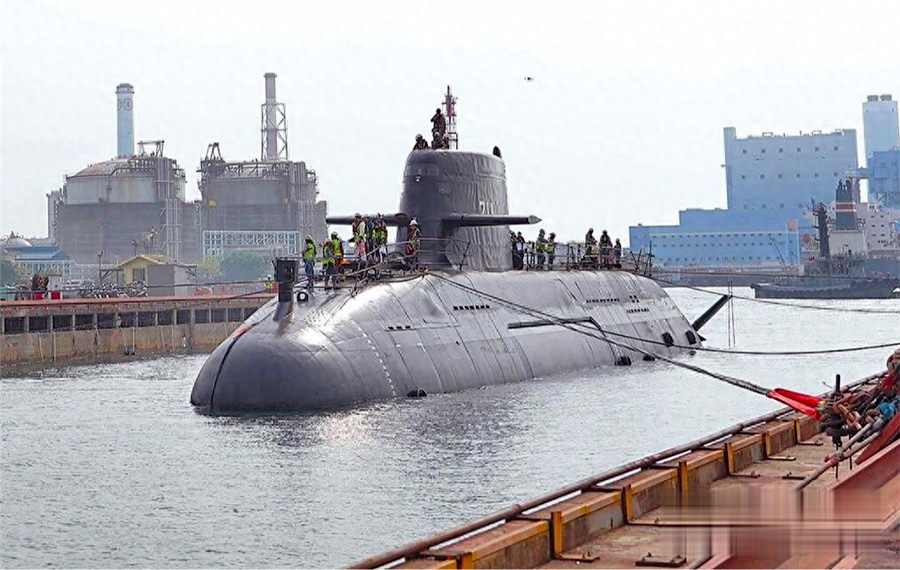 岛蛙讨论：海鯤艦与039C，哪個潜艇比較強？