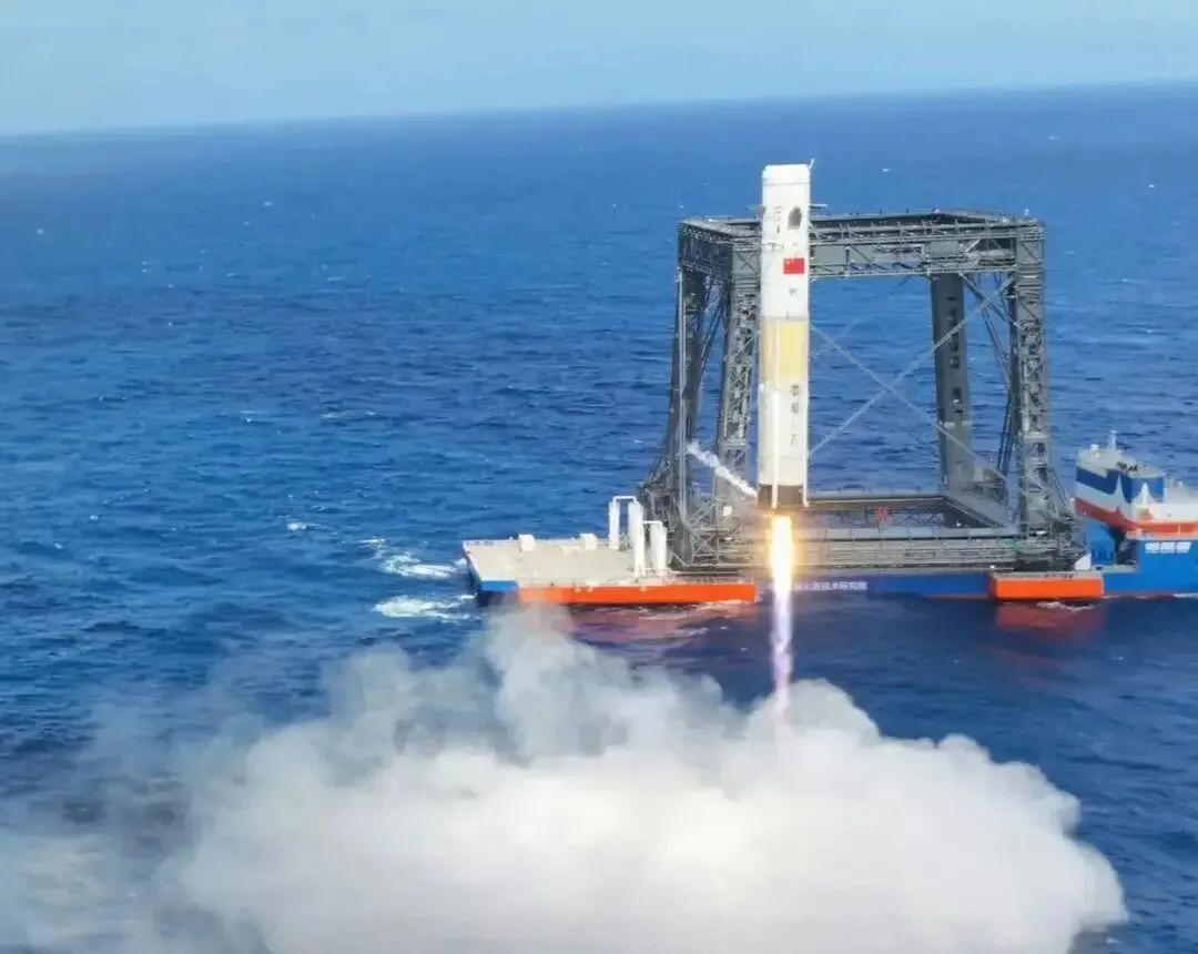 美国网民评论：长征十乙火箭首次实现回收，山寨？抄袭space x（一）